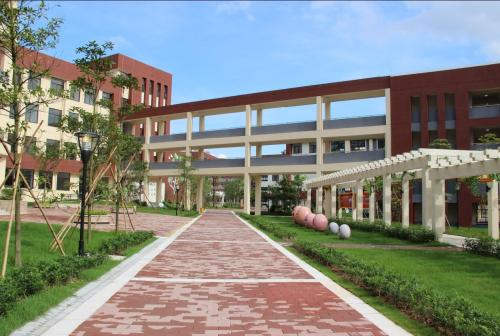 华南师范大学附属中学招生