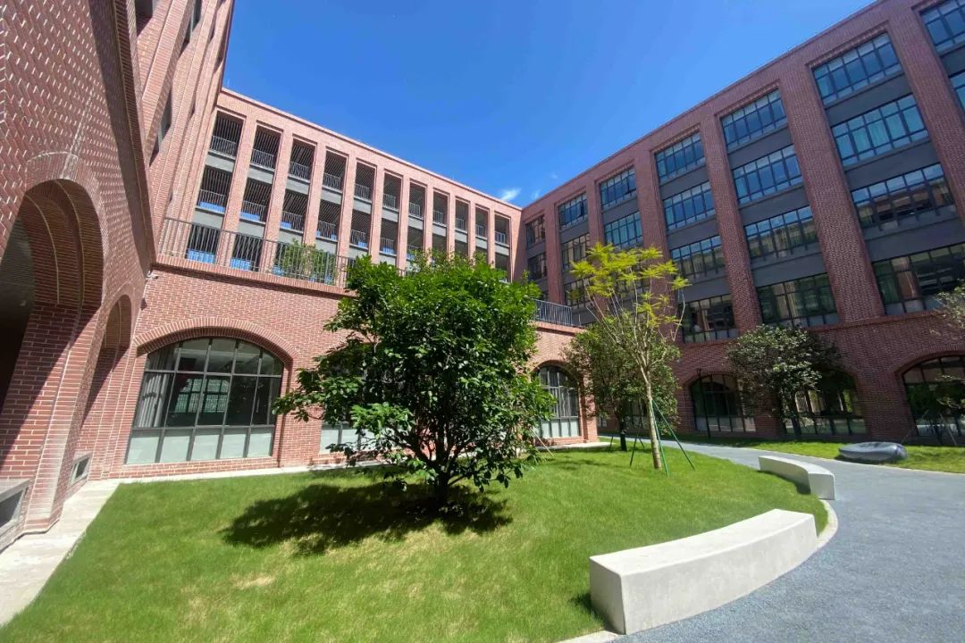 东莞市嘉荣外国语学校校园