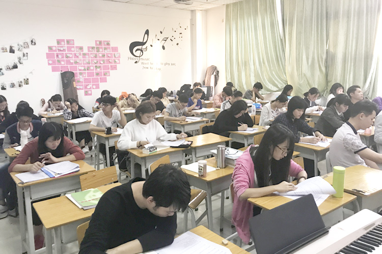 广州音乐港艺考培训学习生活