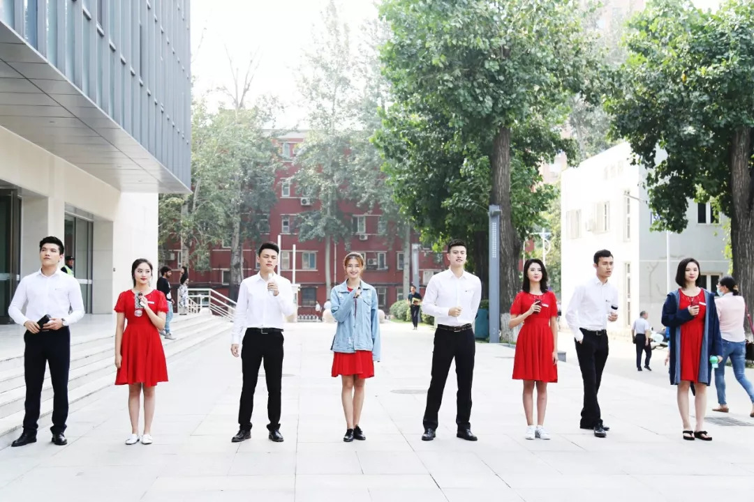 播音主持专业艺考生该如何准备自备稿件