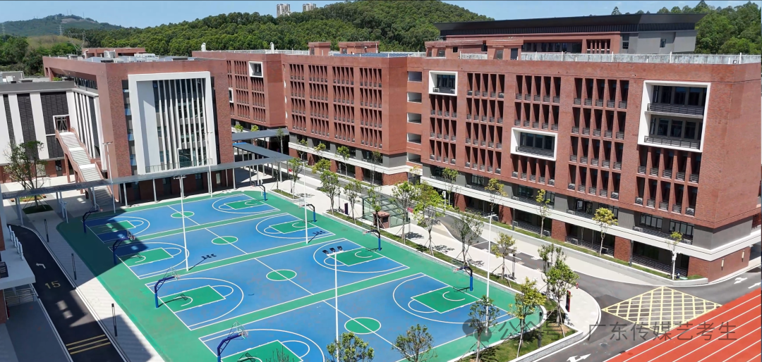 广州华汇高级中学全景