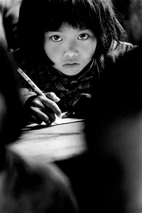 广州传媒艺考培训摄影培训作品分析范文《大眼睛》