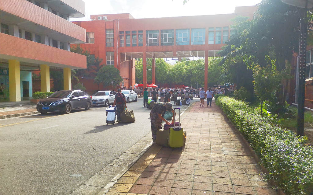 多芬传媒艺考培训学校