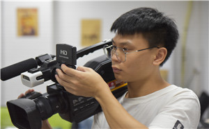 广州编导培训多芬传媒学生习作之编写故事优秀范文《石头