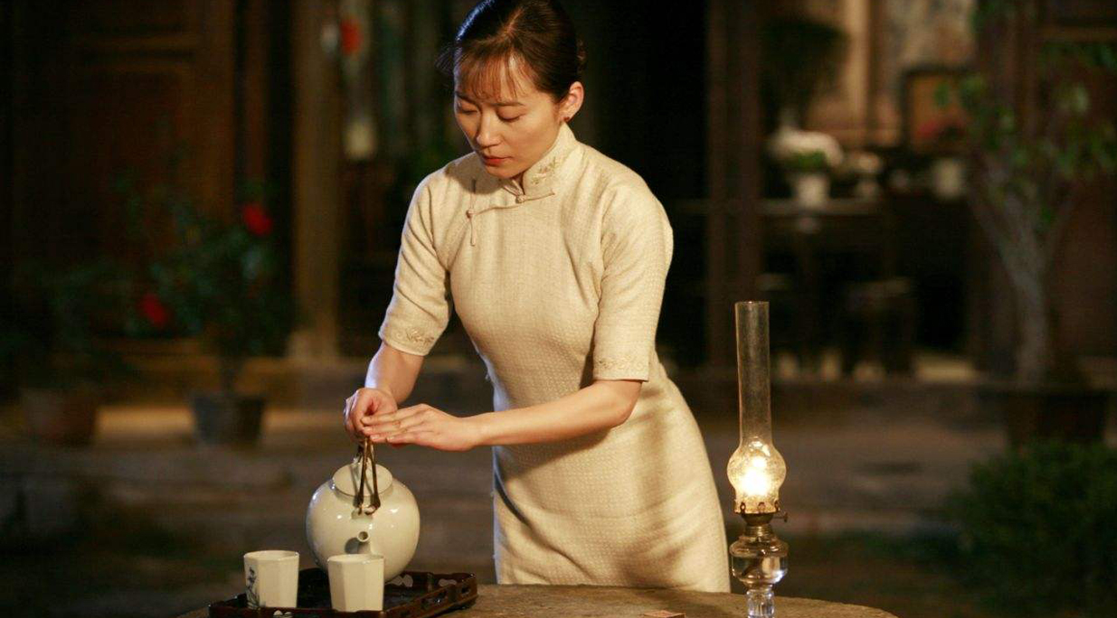 从视听语言角度分析电影《活着》