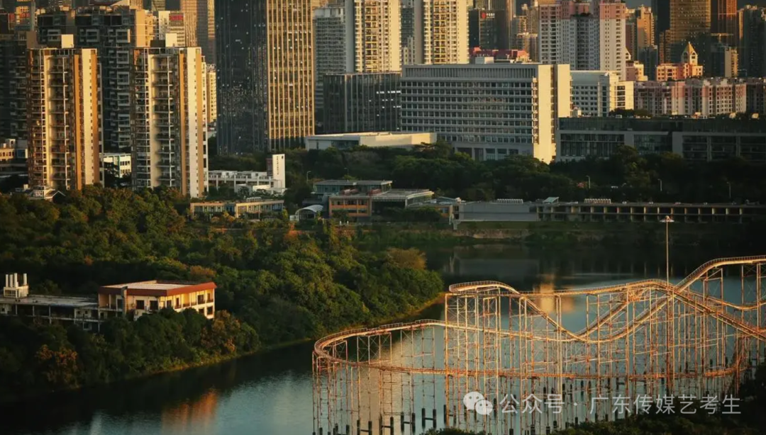 深圳学播音与主持艺考费用要花多少钱？多芬艺考测评