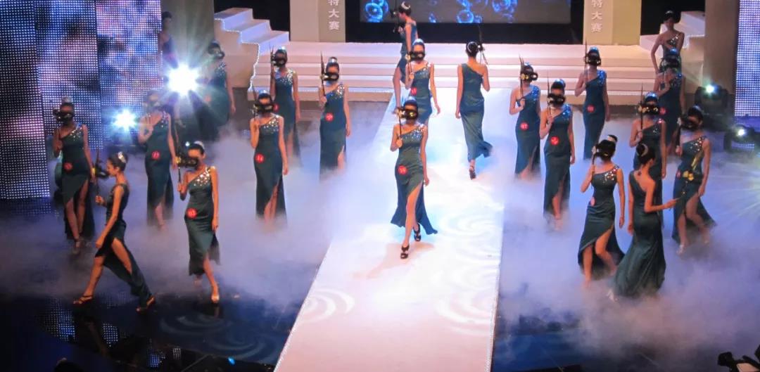 南京传媒学院2022年表演(服装表演)考试内容