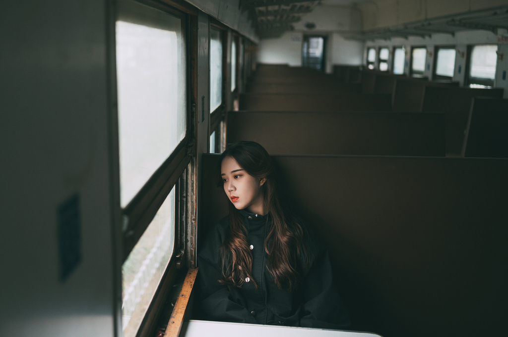 播音主持自备稿件靠窗的位置