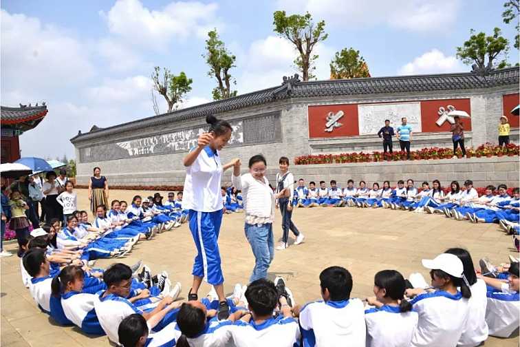 面向2020年湛江市爱周高级中学艺术特长生音乐传媒培训班
