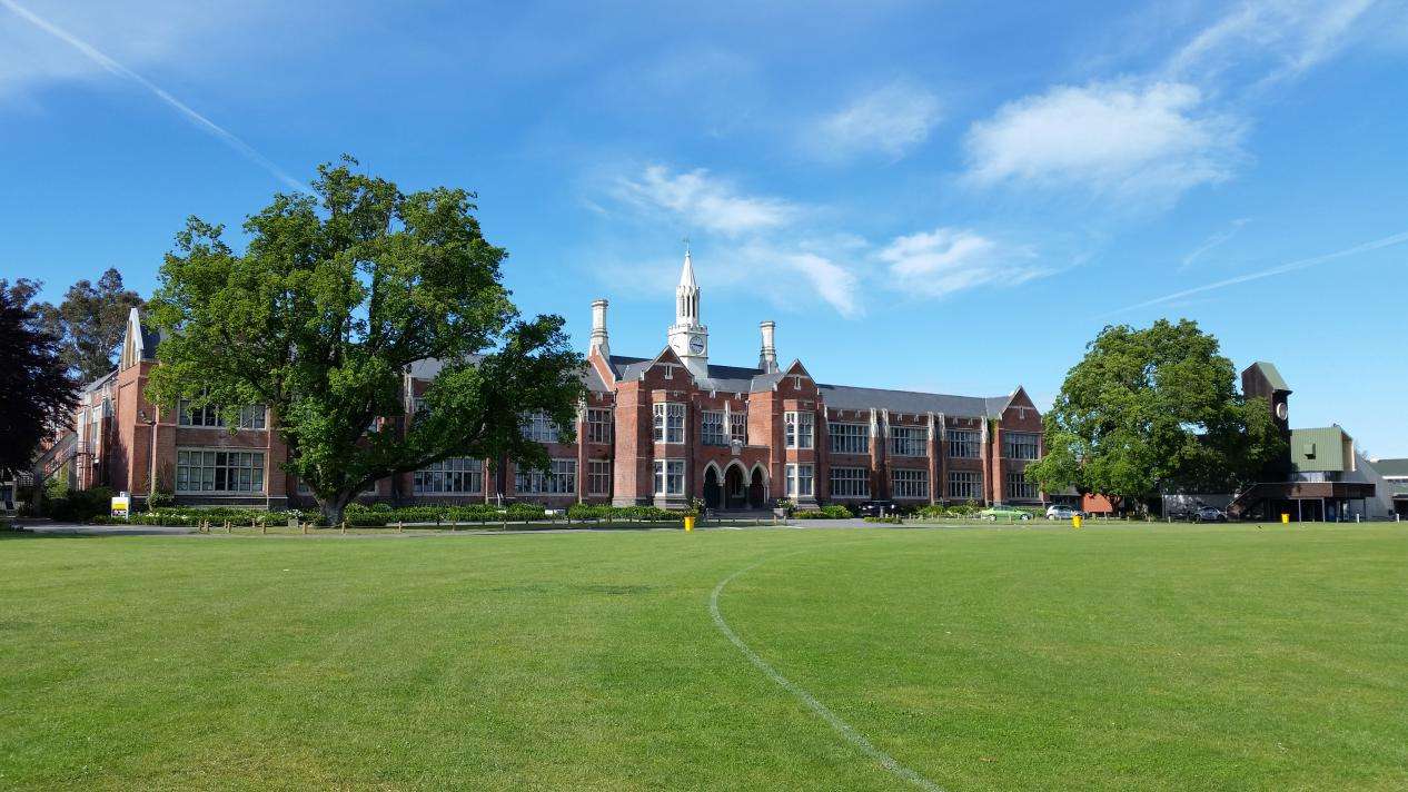  湛江霞山区表演艺考培训班费用一般多少钱